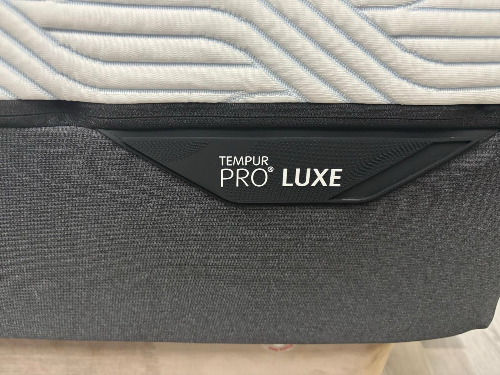 TEMPUR Pro Luxe SmartCool Medium 4FT 6 Double Mattress RRP £2699 B