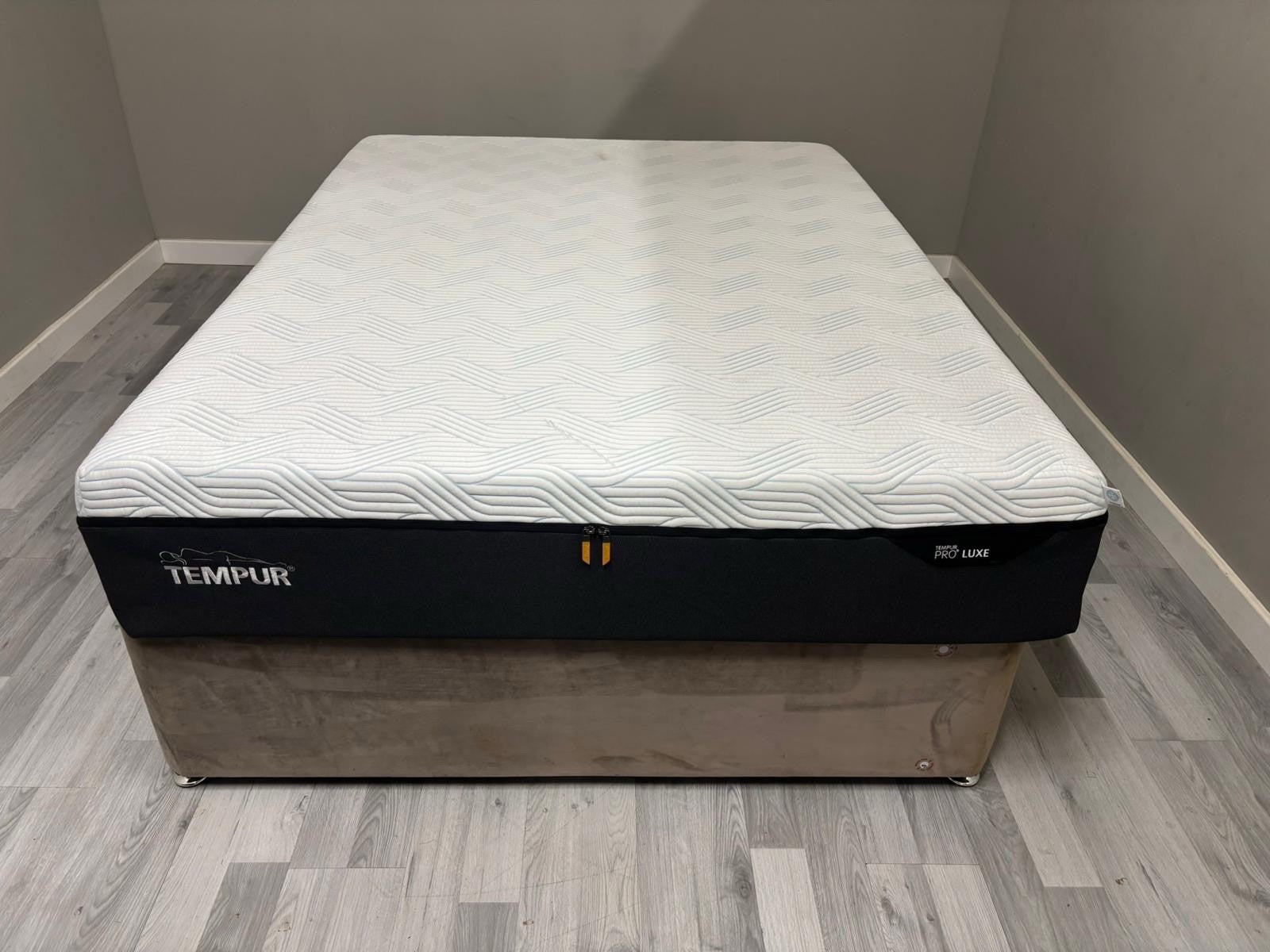 TEMPUR Pro Luxe SmartCool Medium 4FT 6 Double Mattress RRP £2699 B