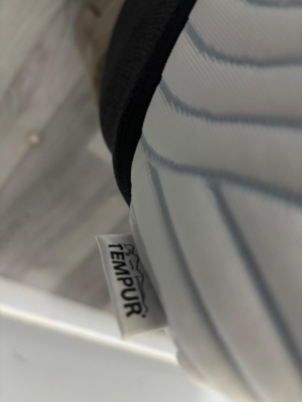 TEMPUR Pro Luxe SmartCool Medium 4FT 6 Double Mattress RRP £2699 B