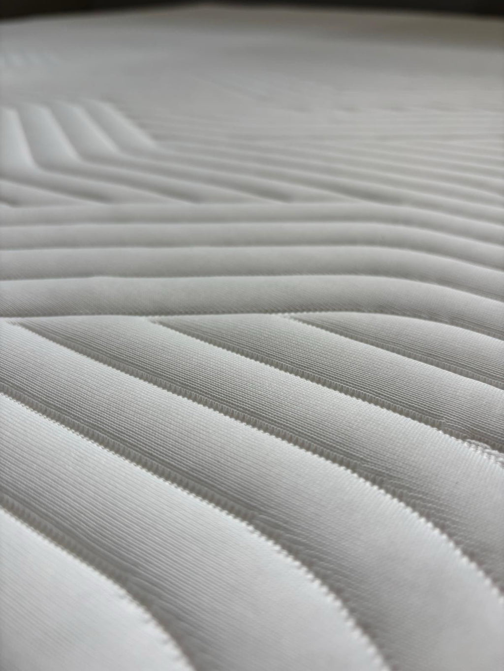 Tempur Cloud Elite Kingsize 5FT Mattress RRP £2299 Best price online B - Home Furniture Interiors