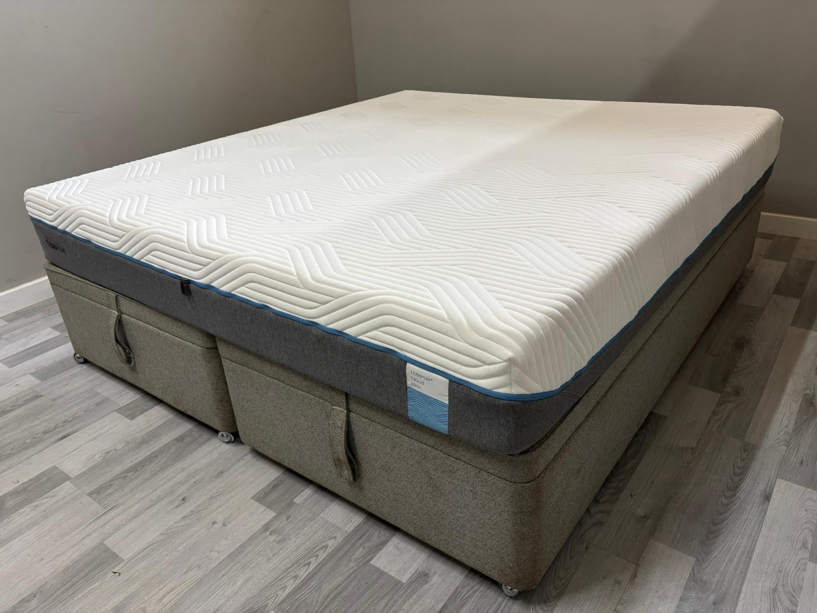 Tempur Cloud Elite Luxe 5FT Kingsize Mattress - RRP £2299  Best price online B - Home Furniture Interiors