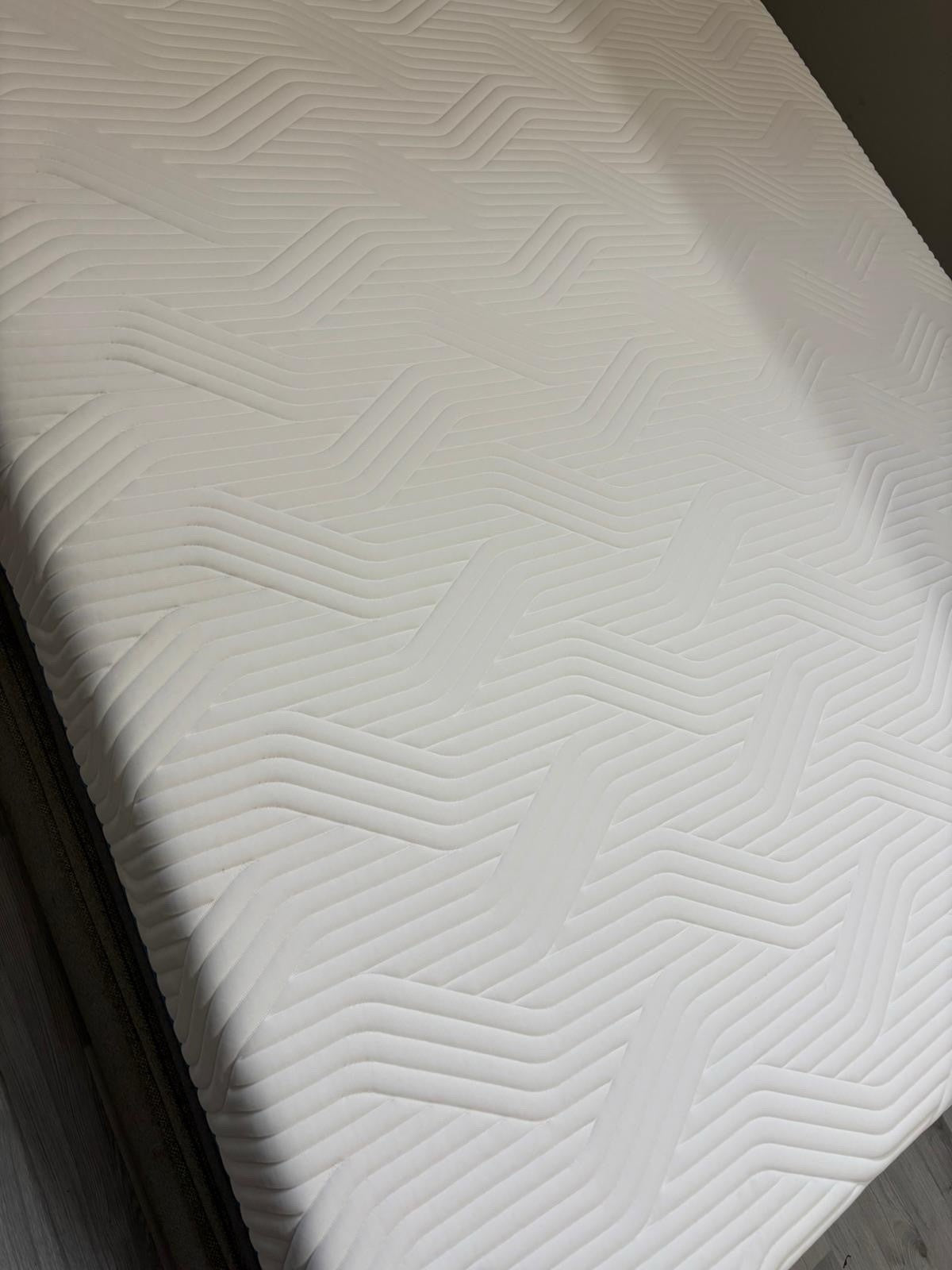 Tempur Cloud Elite Luxe 5FT Kingsize Mattress - RRP £2299  Best price online B - Home Furniture Interiors