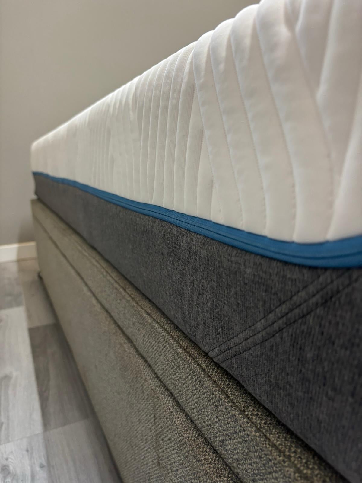 Tempur Cloud Elite Luxe 5FT Kingsize Mattress - RRP £2299  Best price online B - Home Furniture Interiors