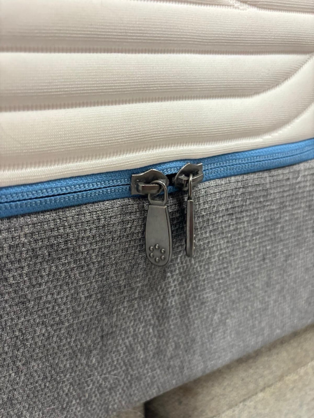 Tempur Cloud Elite Luxe 5FT Kingsize Mattress - RRP £2299  Best price online B - Home Furniture Interiors