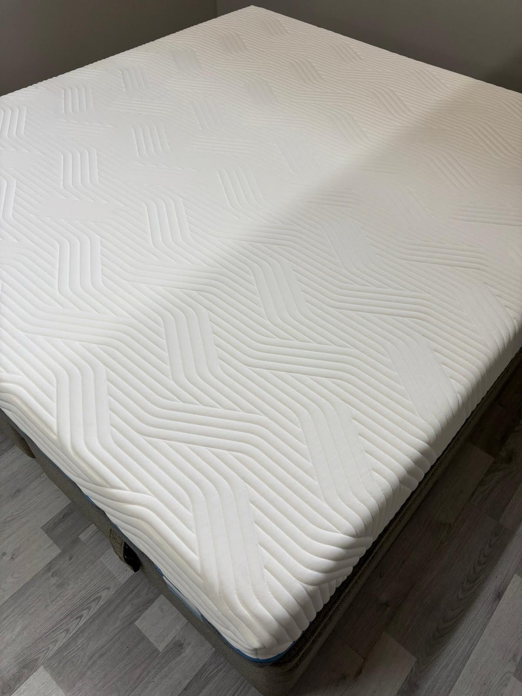Tempur Cloud Elite Luxe 5FT Kingsize Mattress - RRP £2299  Best price online B - Home Furniture Interiors