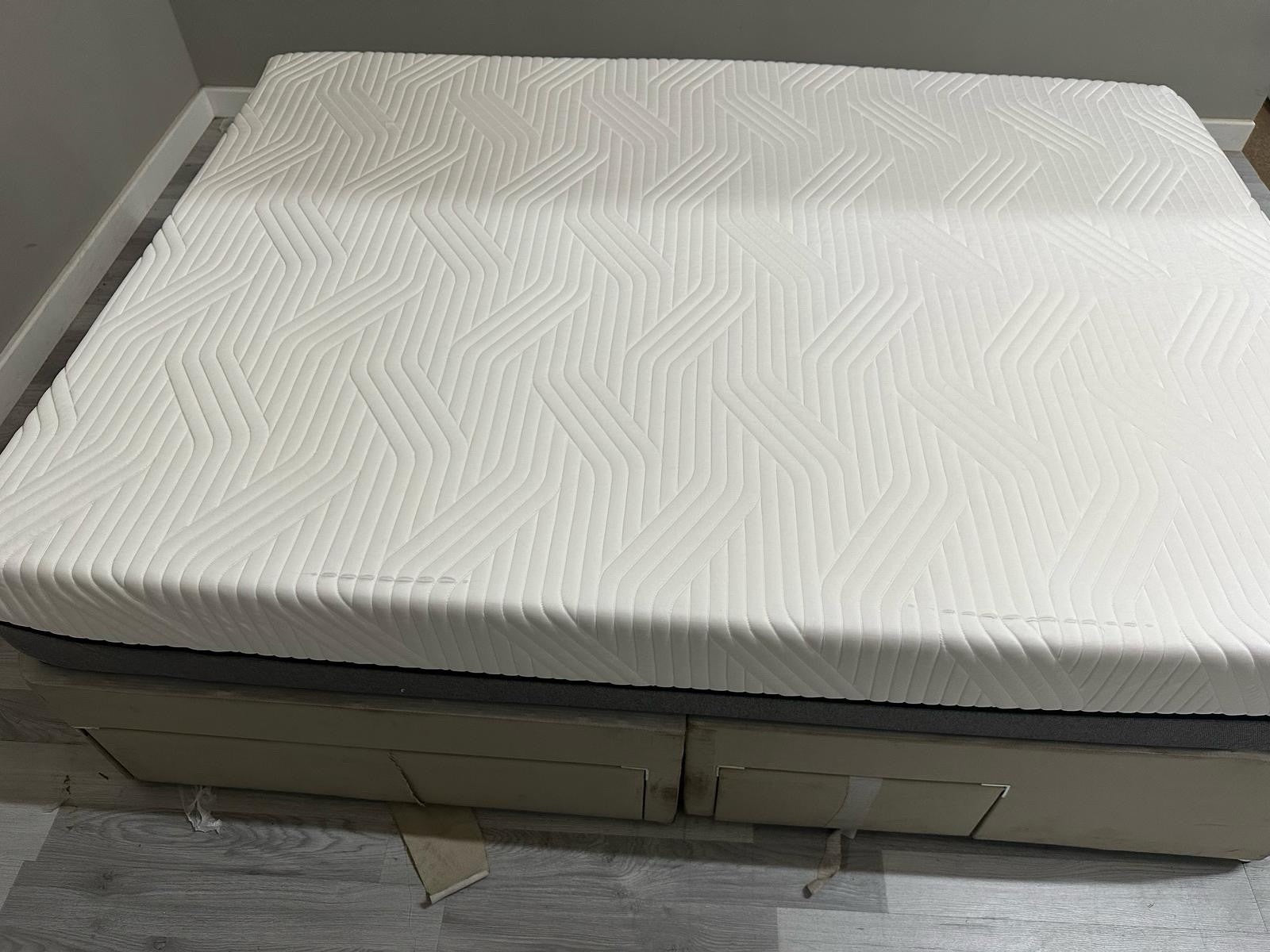 Tempur Firm Black 5FT Kingsize Mattress RRP £2195 Best Price Online - Home Furniture Interiors