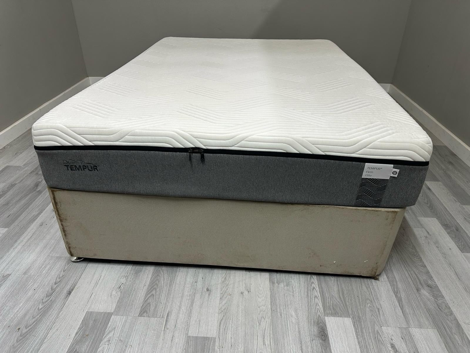 Tempur Firm Black 5FT Kingsize Mattress RRP £2195 Best Price Online - Home Furniture Interiors