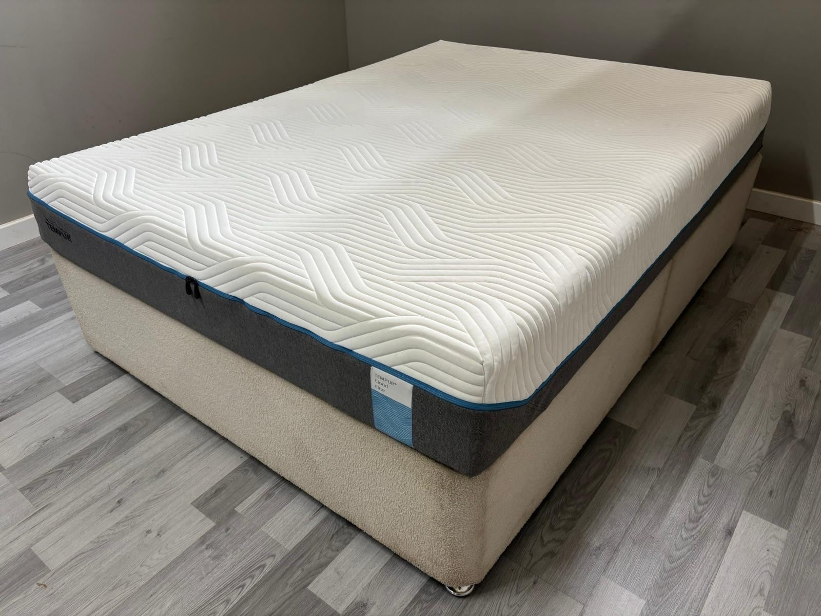 Tempur Cloud Elite Luxe 6FT Superking Mattress CooltouchRRP £2799 Soft  B