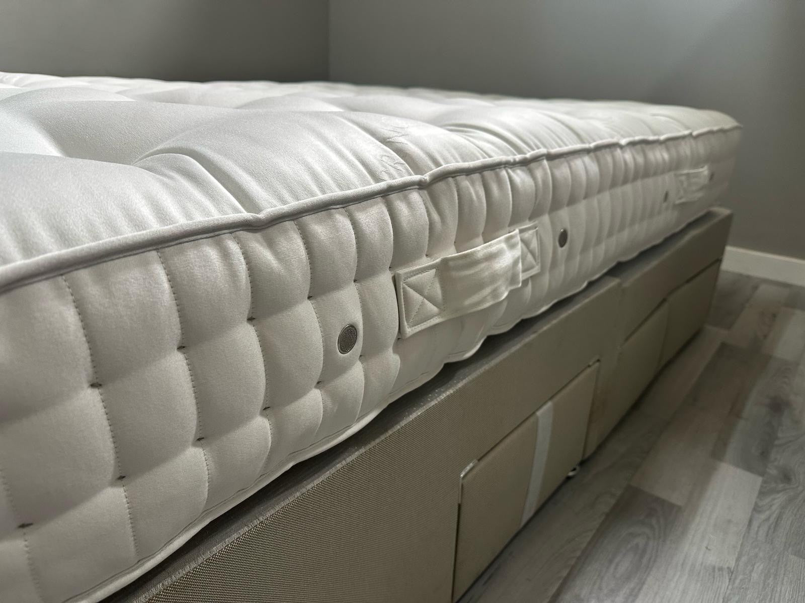 Vispring  Traditional Bedstead Firm 4FT 6 Double  RRP £1899 Best Price Online B - Home Furniture Interiors